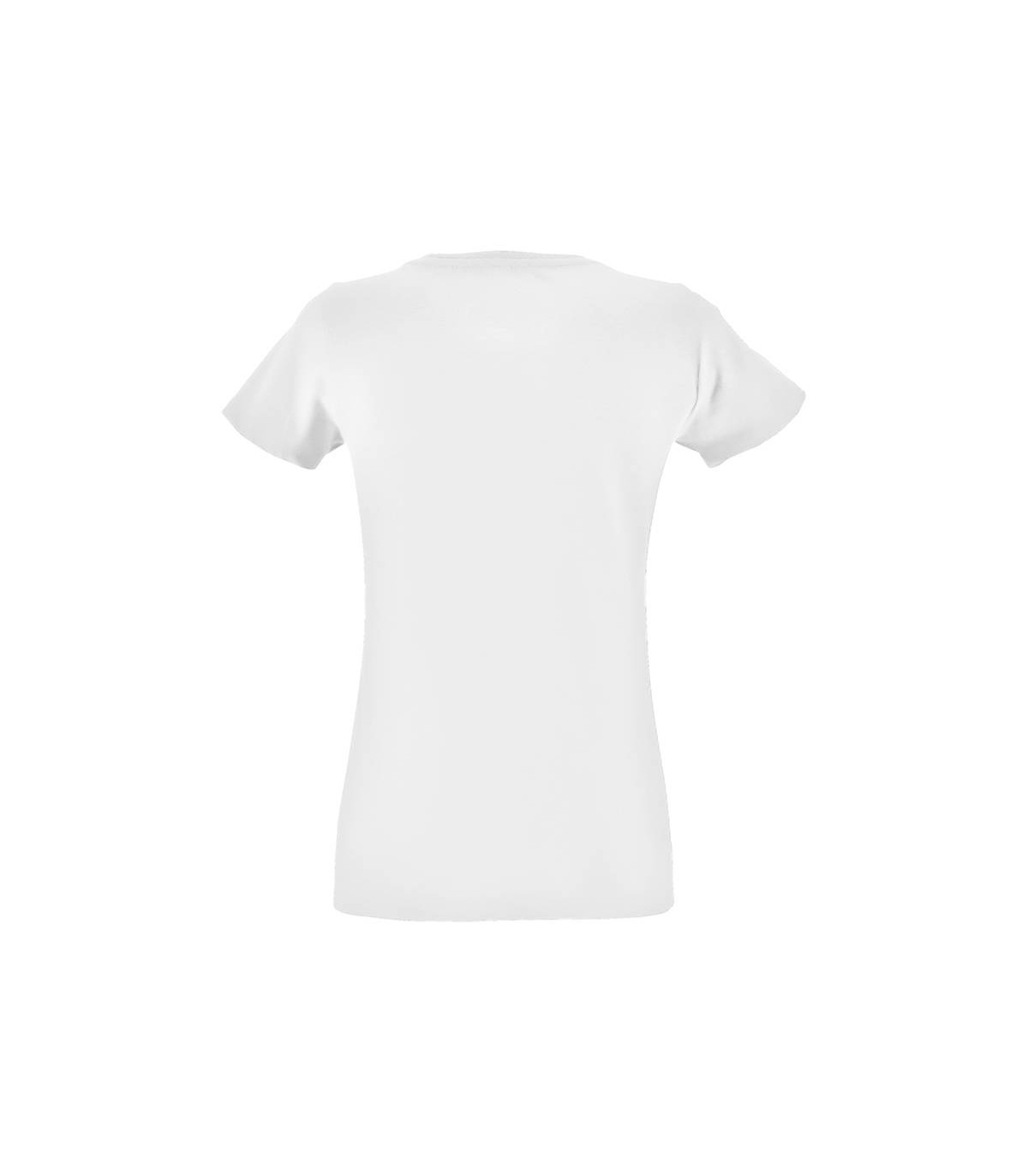 Camiseta entallada de mujer.